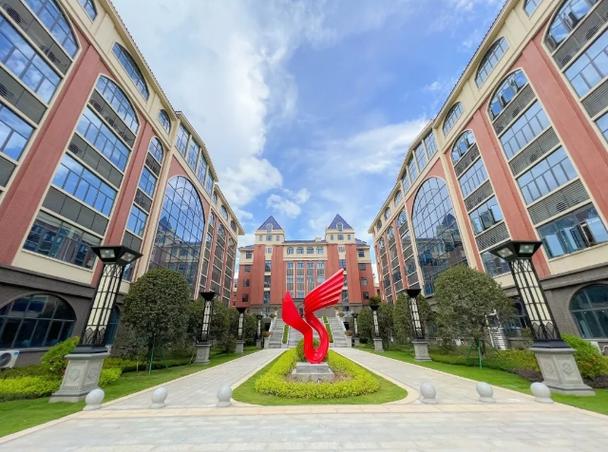 广州龙外小学,初中招生简章